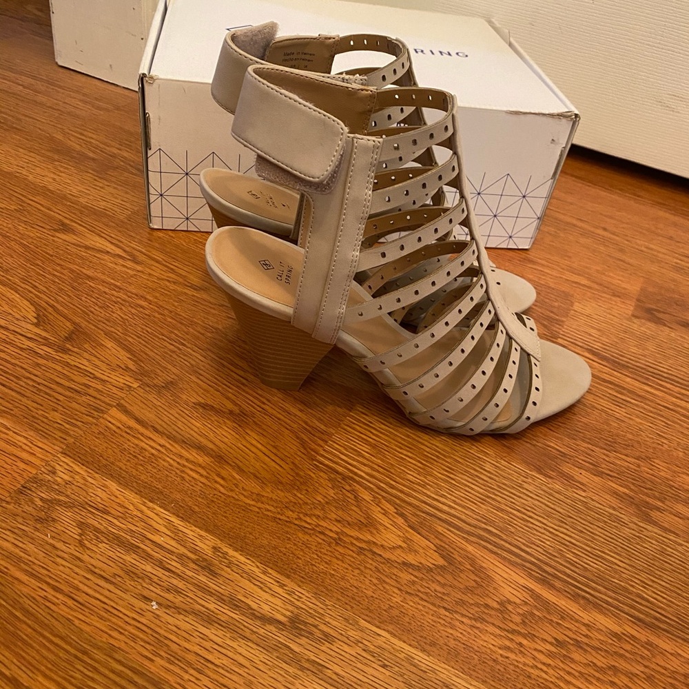 sandals - Picture 2 of 3